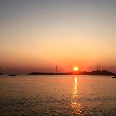 Casa Vacanza Costa Rossa Vista Mare Trinità dʼAgultu Kültér fotó
