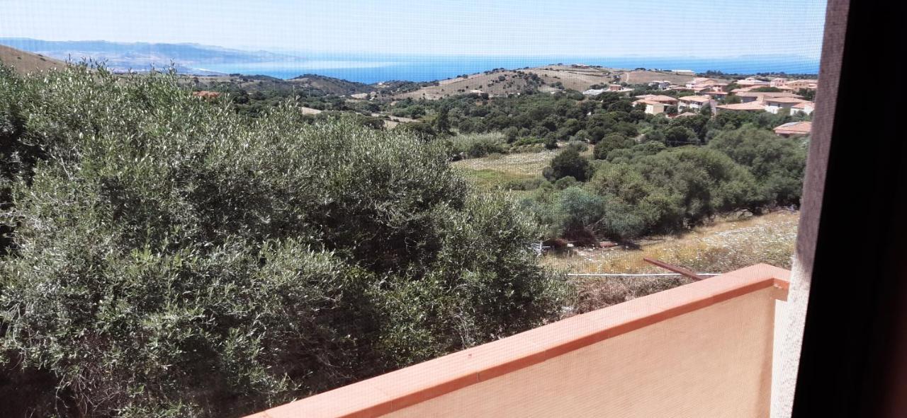 Casa Vacanza Costa Rossa Vista Mare Trinità dʼAgultu Kültér fotó