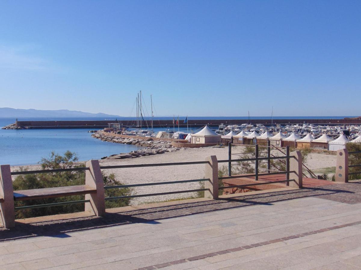 Casa Vacanza Costa Rossa Vista Mare Trinità dʼAgultu Kültér fotó