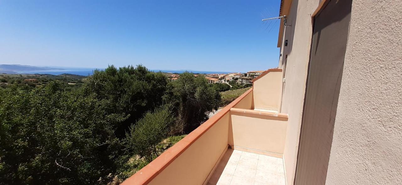 Casa Vacanza Costa Rossa Vista Mare Trinità dʼAgultu Kültér fotó