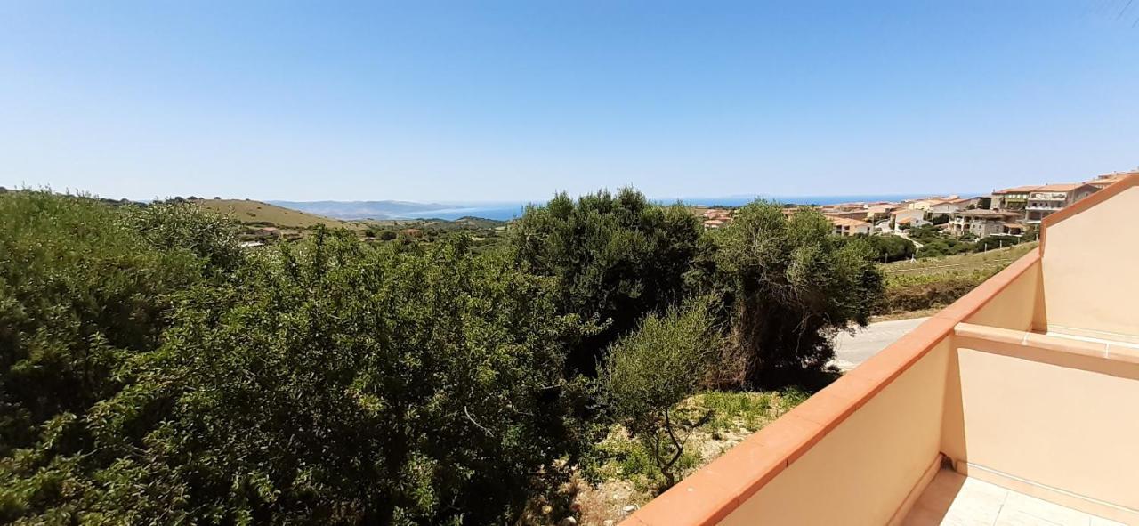 Casa Vacanza Costa Rossa Vista Mare Trinità dʼAgultu Kültér fotó