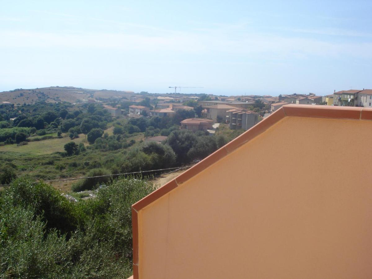 Casa Vacanza Costa Rossa Vista Mare Trinità dʼAgultu Kültér fotó