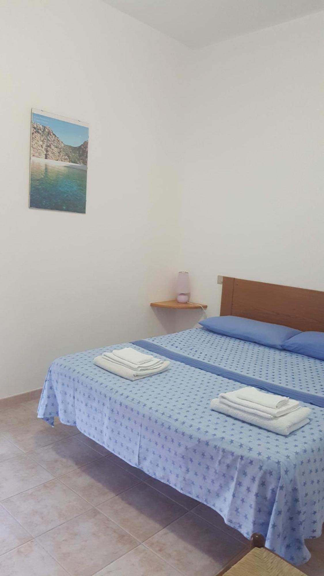 Casa Vacanza Costa Rossa Vista Mare Trinità dʼAgultu Szoba fotó